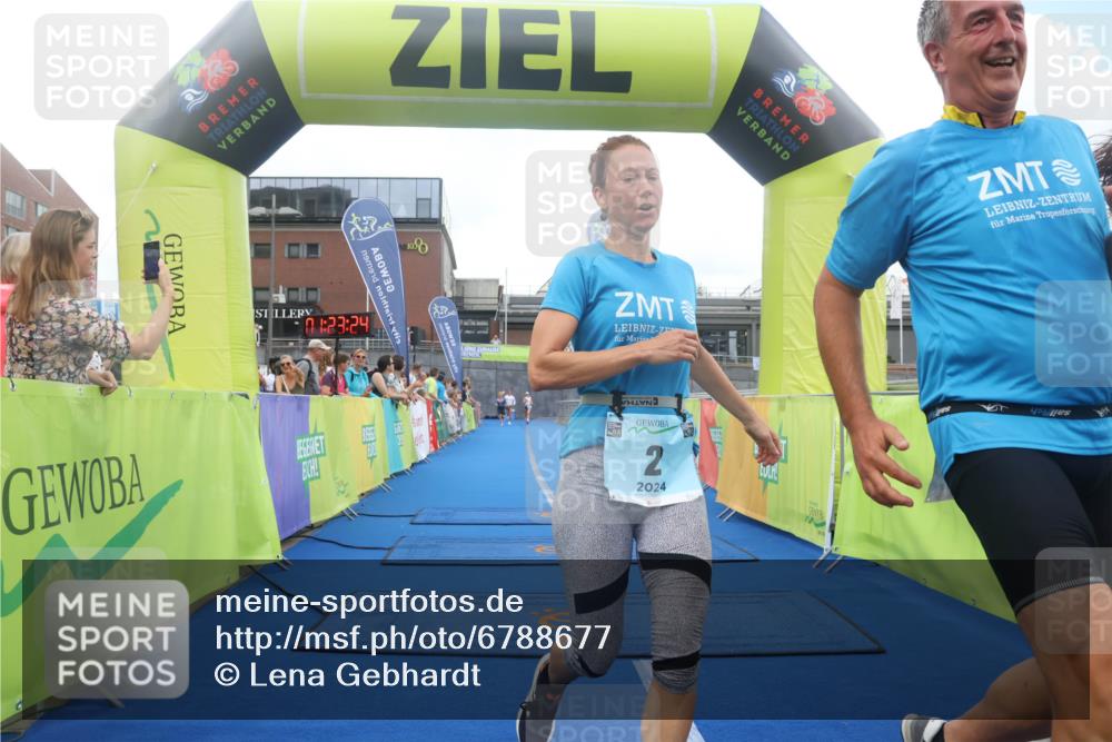 11.08.2024 - GEWOBA Citytriathlon Bremen Lena Gebhardt http://msf.ph/oto/6788677 11.08.2024 11:23:27 Ziel 2, 47, 88 meine-sportfotos.de