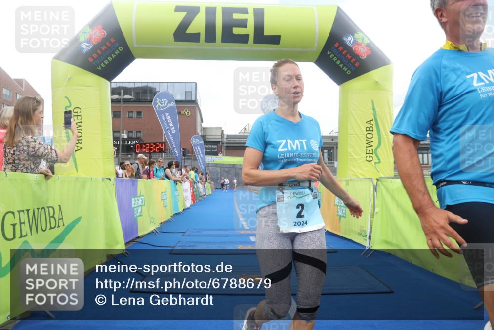 11.08.2024 - GEWOBA Citytriathlon Bremen Lena Gebhardt http://msf.ph/oto/6788679 11.08.2024 11:23:27 Ziel 2, 47, 88 meine-sportfotos.de