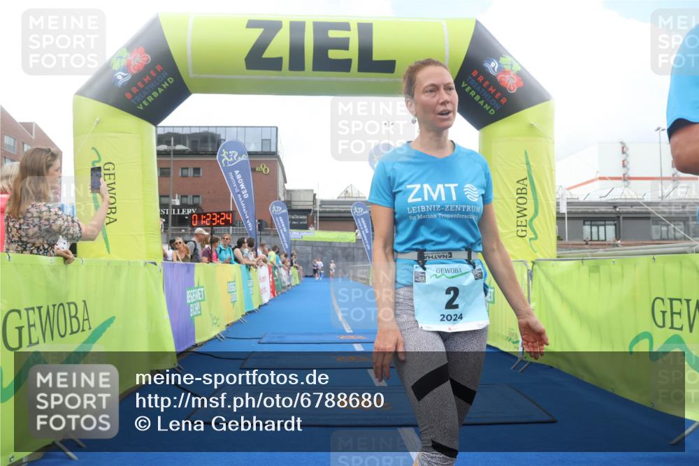 11.08.2024 - GEWOBA Citytriathlon Bremen Lena Gebhardt http://msf.ph/oto/6788680 11.08.2024 11:23:27 Ziel 2, 47, 88 meine-sportfotos.de