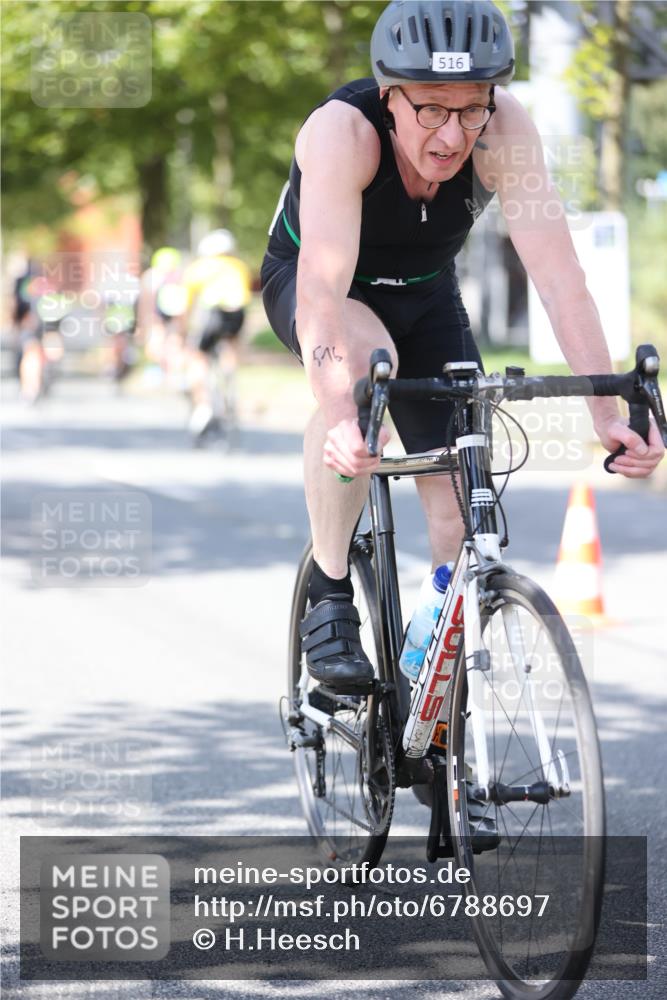 11.08.2024 - GEWOBA Citytriathlon Bremen H.Heesch http://msf.ph/oto/6788697 11.08.2024 13:14:54 Radfahren 400, 401, 436, 470, 516 meine-sportfotos.de