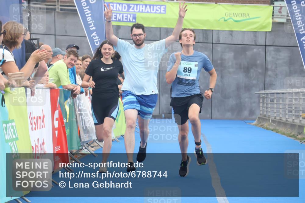 11.08.2024 - GEWOBA Citytriathlon Bremen Lena Gebhardt http://msf.ph/oto/6788744 11.08.2024 11:23:46 Ziel 89 meine-sportfotos.de