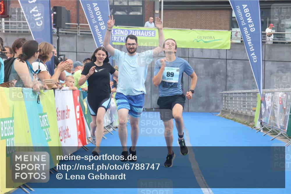 11.08.2024 - GEWOBA Citytriathlon Bremen Lena Gebhardt http://msf.ph/oto/6788747 11.08.2024 11:23:46 Ziel 89 meine-sportfotos.de