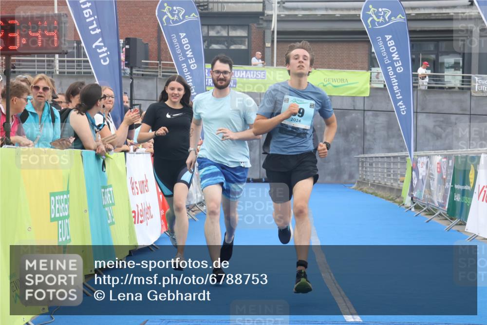 11.08.2024 - GEWOBA Citytriathlon Bremen Lena Gebhardt http://msf.ph/oto/6788753 11.08.2024 11:23:47 Ziel 89 meine-sportfotos.de