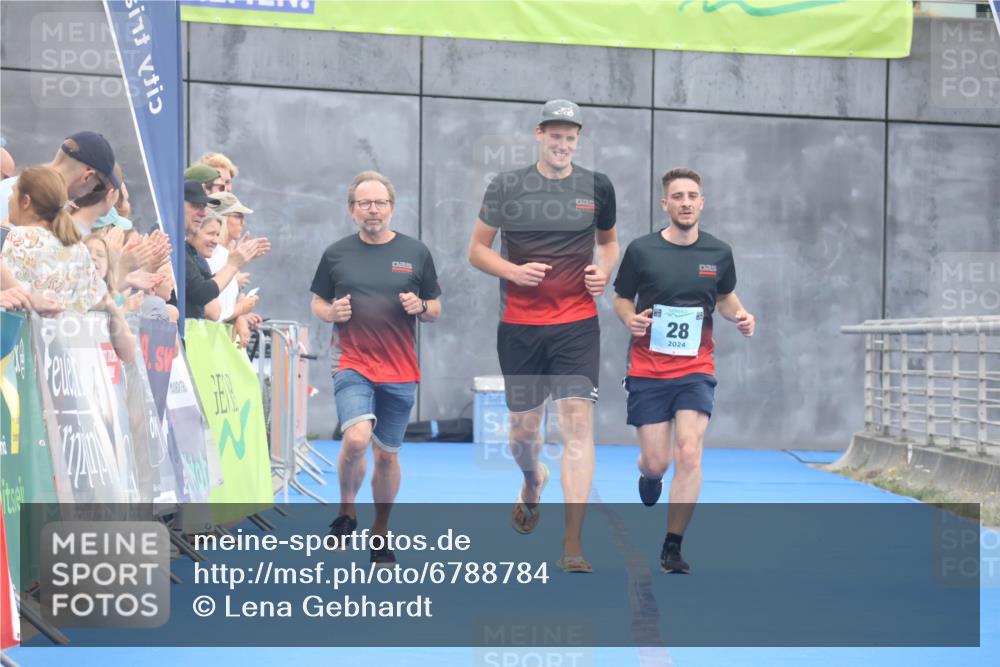 11.08.2024 - GEWOBA Citytriathlon Bremen Lena Gebhardt http://msf.ph/oto/6788784 11.08.2024 11:24:06 Ziel 28 meine-sportfotos.de
