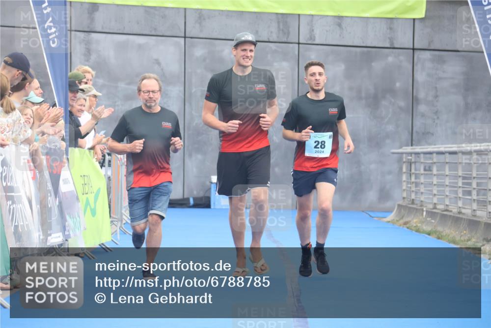 11.08.2024 - GEWOBA Citytriathlon Bremen Lena Gebhardt http://msf.ph/oto/6788785 11.08.2024 11:24:06 Ziel 28 meine-sportfotos.de