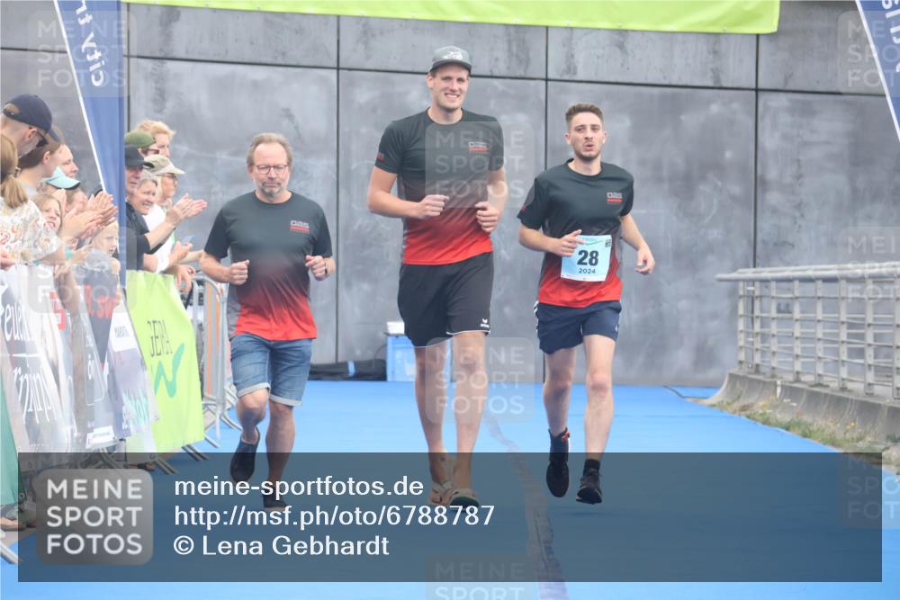 11.08.2024 - GEWOBA Citytriathlon Bremen Lena Gebhardt http://msf.ph/oto/6788787 11.08.2024 11:24:06 Ziel 28 meine-sportfotos.de
