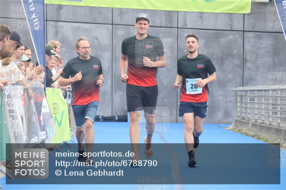 11.08.2024 - GEWOBA Citytriathlon Bremen Lena Gebhardt http://msf.ph/oto/6788790 11.08.2024 11:24:07 Ziel 28 meine-sportfotos.de