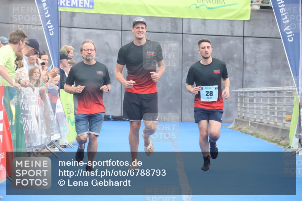 11.08.2024 - GEWOBA Citytriathlon Bremen Lena Gebhardt http://msf.ph/oto/6788793 11.08.2024 11:24:08 Ziel 28 meine-sportfotos.de