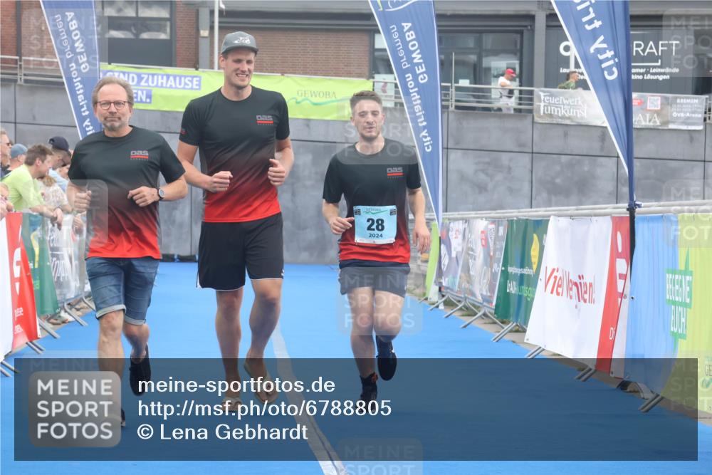 11.08.2024 - GEWOBA Citytriathlon Bremen Lena Gebhardt http://msf.ph/oto/6788805 11.08.2024 11:24:11 Ziel 28 meine-sportfotos.de