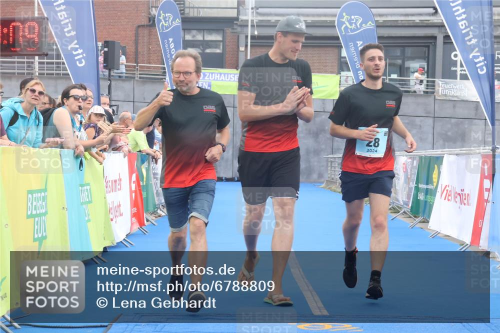 11.08.2024 - GEWOBA Citytriathlon Bremen Lena Gebhardt http://msf.ph/oto/6788809 11.08.2024 11:24:12 Ziel 28 meine-sportfotos.de