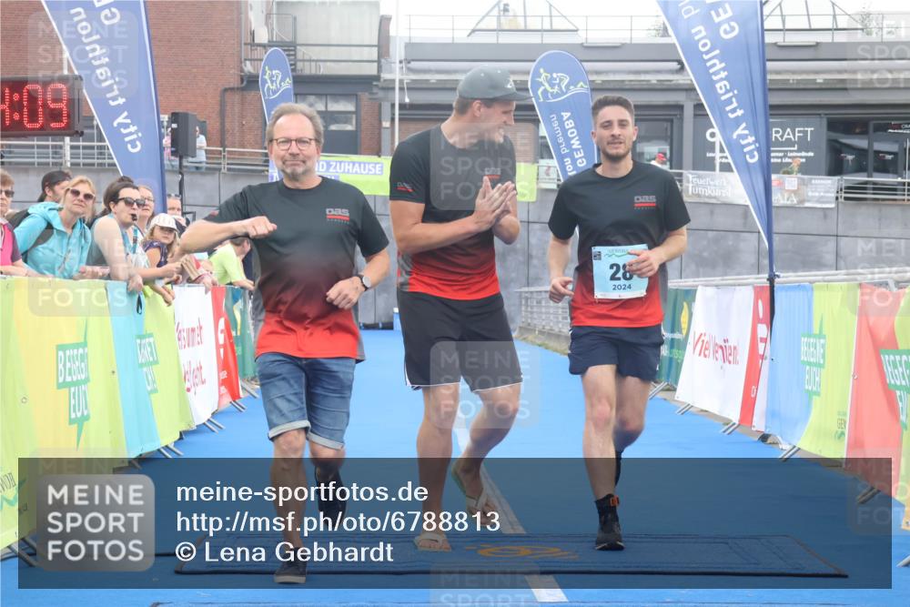 11.08.2024 - GEWOBA Citytriathlon Bremen Lena Gebhardt http://msf.ph/oto/6788813 11.08.2024 11:24:12 Ziel 28 meine-sportfotos.de