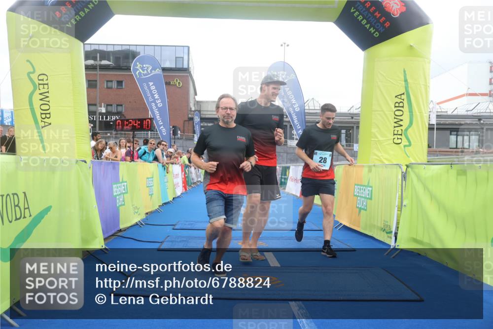 11.08.2024 - GEWOBA Citytriathlon Bremen Lena Gebhardt http://msf.ph/oto/6788824 11.08.2024 11:24:13 Ziel 28 meine-sportfotos.de