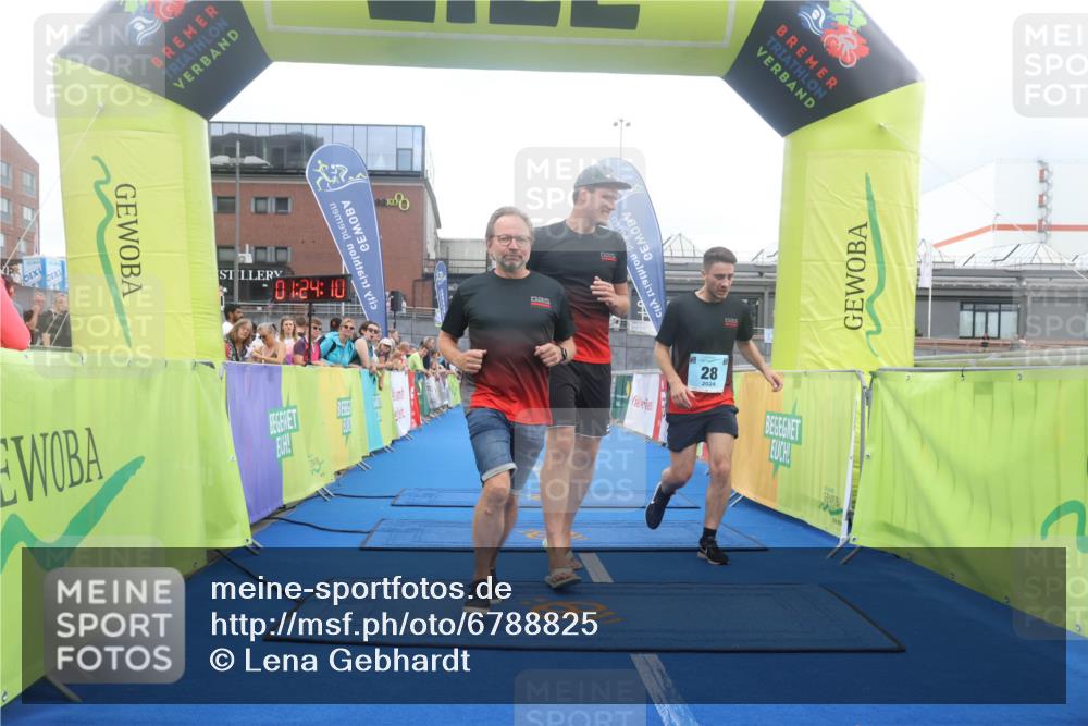 11.08.2024 - GEWOBA Citytriathlon Bremen Lena Gebhardt http://msf.ph/oto/6788825 11.08.2024 11:24:13 Ziel 28 meine-sportfotos.de