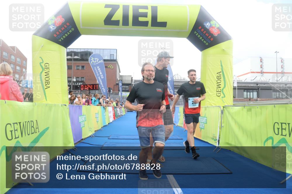 11.08.2024 - GEWOBA Citytriathlon Bremen Lena Gebhardt http://msf.ph/oto/6788828 11.08.2024 11:24:14 Ziel 28 meine-sportfotos.de