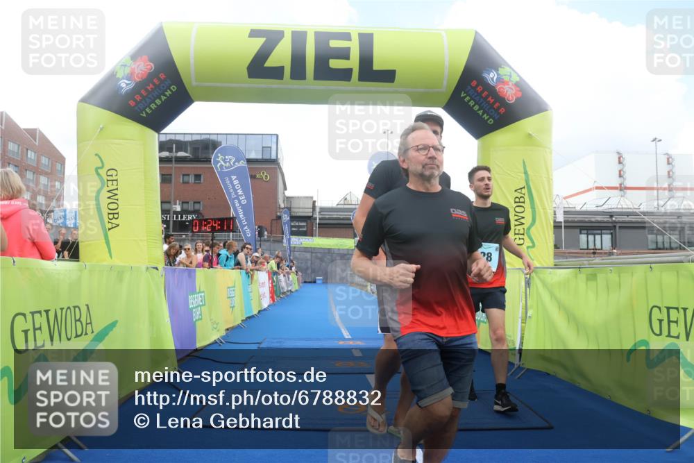 11.08.2024 - GEWOBA Citytriathlon Bremen Lena Gebhardt http://msf.ph/oto/6788832 11.08.2024 11:24:14 Ziel 28 meine-sportfotos.de