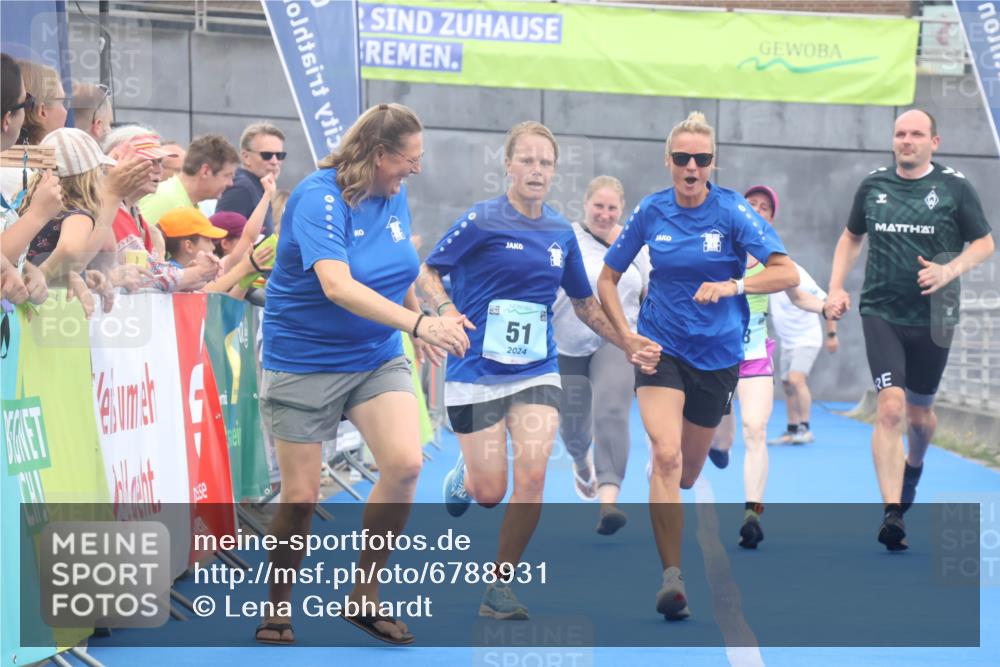 11.08.2024 - GEWOBA Citytriathlon Bremen Lena Gebhardt http://msf.ph/oto/6788931 11.08.2024 11:25:15 Ziel 51, 74, 93 meine-sportfotos.de