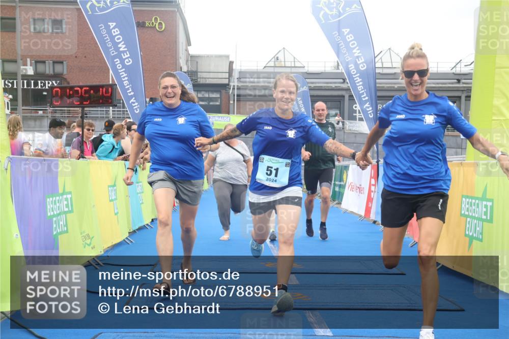 11.08.2024 - GEWOBA Citytriathlon Bremen Lena Gebhardt http://msf.ph/oto/6788951 11.08.2024 11:25:17 Ziel 51, 74, 93 meine-sportfotos.de