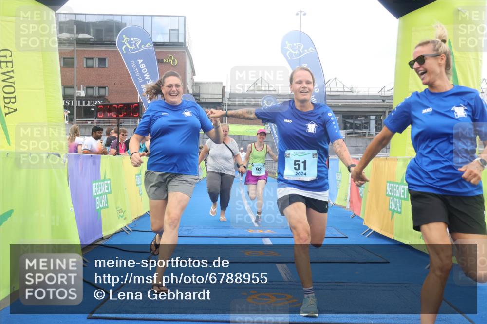 11.08.2024 - GEWOBA Citytriathlon Bremen Lena Gebhardt http://msf.ph/oto/6788955 11.08.2024 11:25:18 Ziel 51, 74, 93 meine-sportfotos.de