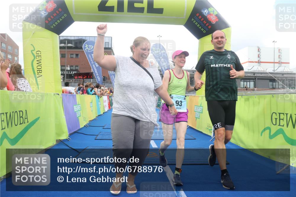 11.08.2024 - GEWOBA Citytriathlon Bremen Lena Gebhardt http://msf.ph/oto/6788976 11.08.2024 11:25:20 Ziel 51, 74, 93 meine-sportfotos.de