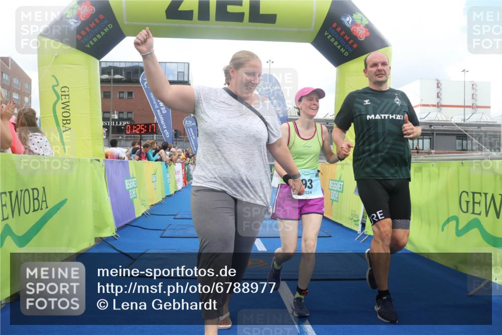11.08.2024 - GEWOBA Citytriathlon Bremen Lena Gebhardt http://msf.ph/oto/6788977 11.08.2024 11:25:20 Ziel 51, 74, 93 meine-sportfotos.de