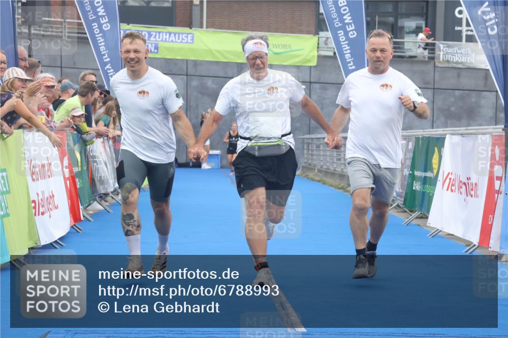 11.08.2024 - GEWOBA Citytriathlon Bremen Lena Gebhardt http://msf.ph/oto/6788993 11.08.2024 11:25:22 Ziel 51, 74, 93 meine-sportfotos.de