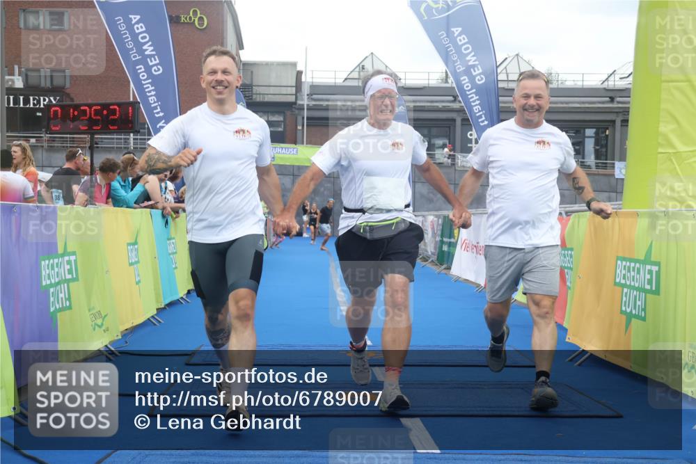 11.08.2024 - GEWOBA Citytriathlon Bremen Lena Gebhardt http://msf.ph/oto/6789007 11.08.2024 11:25:24 Ziel 51, 74, 93, 106 meine-sportfotos.de
