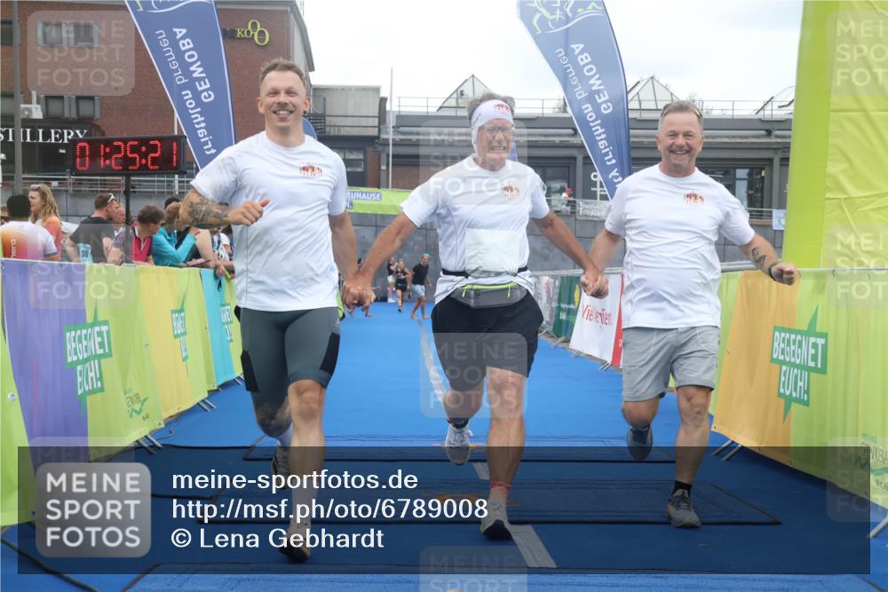11.08.2024 - GEWOBA Citytriathlon Bremen Lena Gebhardt http://msf.ph/oto/6789008 11.08.2024 11:25:24 Ziel 51, 74, 93, 106 meine-sportfotos.de