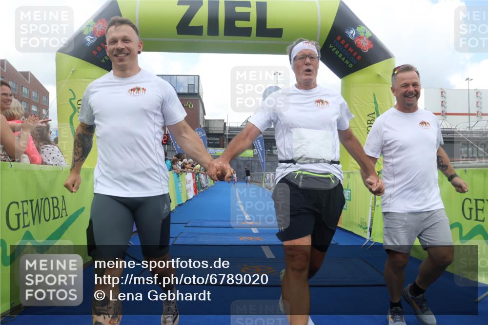 11.08.2024 - GEWOBA Citytriathlon Bremen Lena Gebhardt http://msf.ph/oto/6789020 11.08.2024 11:25:25 Ziel 51, 74, 93, 106 meine-sportfotos.de