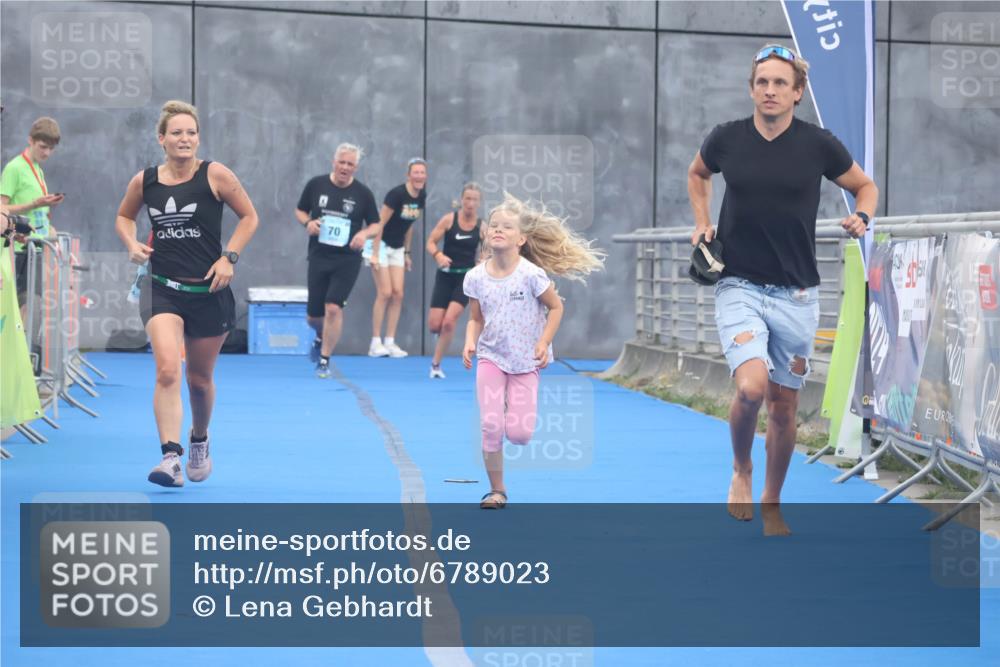 11.08.2024 - GEWOBA Citytriathlon Bremen Lena Gebhardt http://msf.ph/oto/6789023 11.08.2024 11:25:28 Ziel 74, 106 meine-sportfotos.de