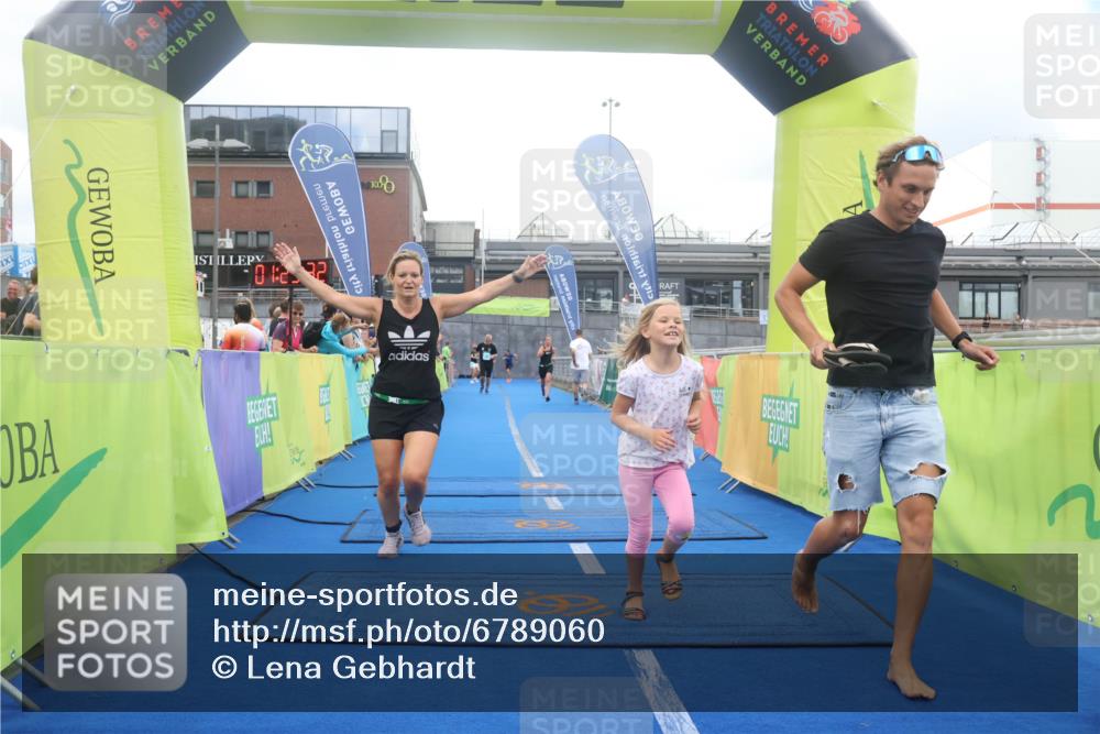 11.08.2024 - GEWOBA Citytriathlon Bremen Lena Gebhardt http://msf.ph/oto/6789060 11.08.2024 11:25:35 Ziel 36, 54, 70, 106 meine-sportfotos.de