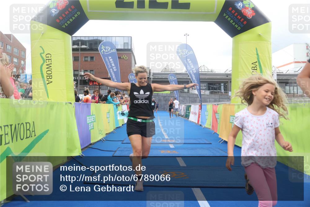 11.08.2024 - GEWOBA Citytriathlon Bremen Lena Gebhardt http://msf.ph/oto/6789066 11.08.2024 11:25:36 Ziel 36, 54, 70, 106 meine-sportfotos.de