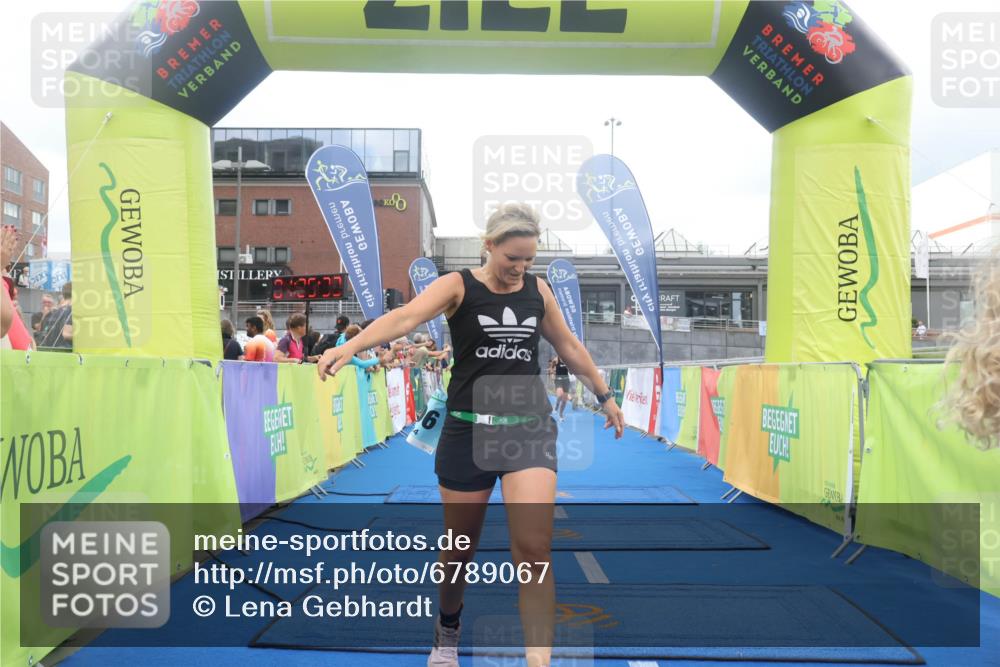 11.08.2024 - GEWOBA Citytriathlon Bremen Lena Gebhardt http://msf.ph/oto/6789067 11.08.2024 11:25:36 Ziel 36, 54, 70, 106 meine-sportfotos.de
