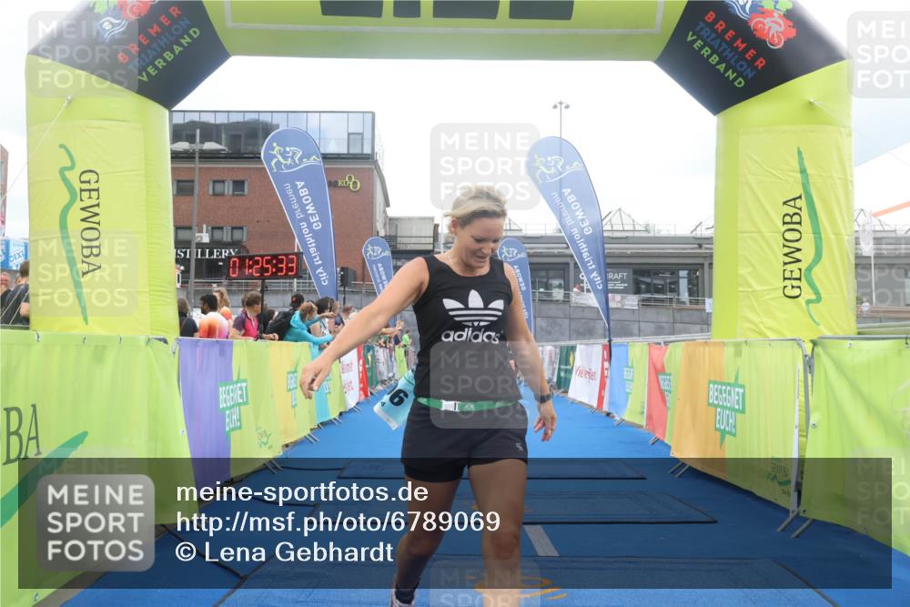 11.08.2024 - GEWOBA Citytriathlon Bremen Lena Gebhardt http://msf.ph/oto/6789069 11.08.2024 11:25:36 Ziel 36, 54, 70, 106 meine-sportfotos.de