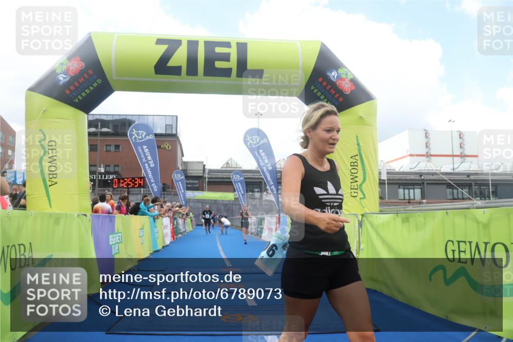 11.08.2024 - GEWOBA Citytriathlon Bremen Lena Gebhardt http://msf.ph/oto/6789073 11.08.2024 11:25:37 Ziel 36, 54, 70, 106 meine-sportfotos.de