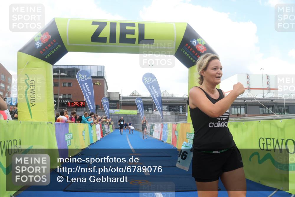 11.08.2024 - GEWOBA Citytriathlon Bremen Lena Gebhardt http://msf.ph/oto/6789076 11.08.2024 11:25:37 Ziel 36, 54, 70, 106 meine-sportfotos.de
