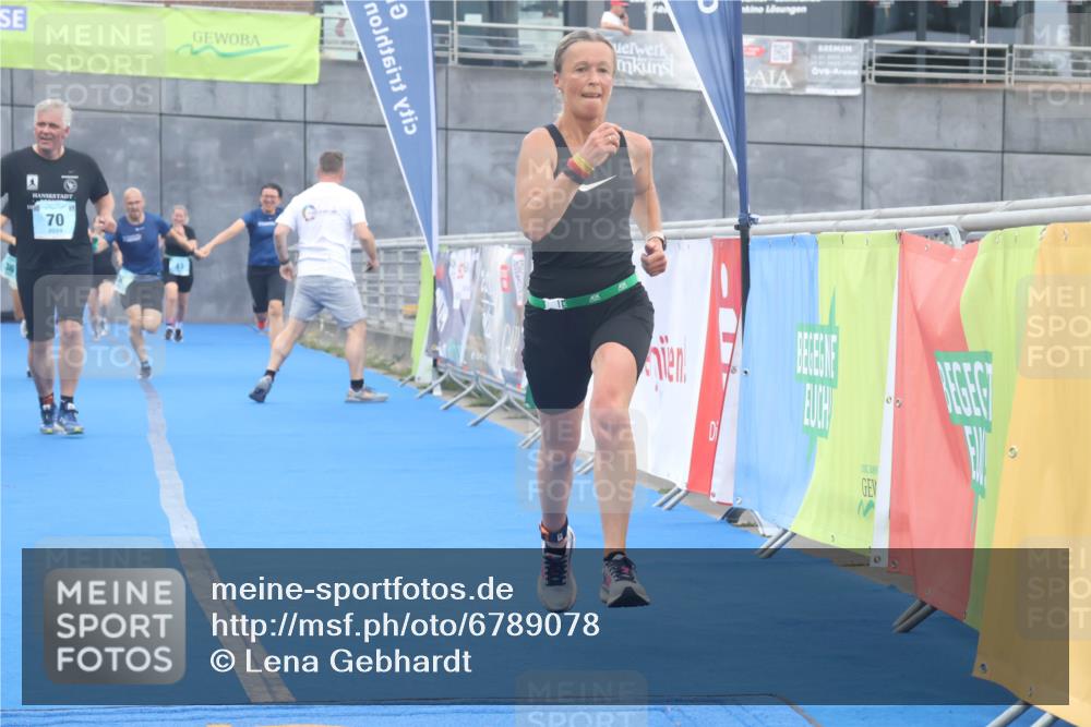 11.08.2024 - GEWOBA Citytriathlon Bremen Lena Gebhardt http://msf.ph/oto/6789078 11.08.2024 11:25:38 Ziel 36, 54, 70, 106 meine-sportfotos.de