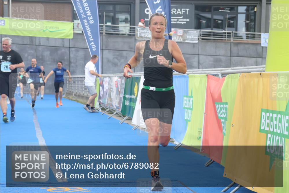 11.08.2024 - GEWOBA Citytriathlon Bremen Lena Gebhardt http://msf.ph/oto/6789082 11.08.2024 11:25:39 Ziel 36, 43, 54, 70, 106 meine-sportfotos.de