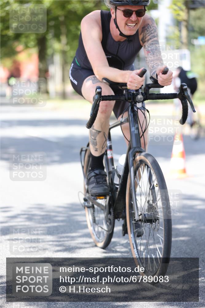 11.08.2024 - GEWOBA Citytriathlon Bremen H.Heesch http://msf.ph/oto/6789083 11.08.2024 13:15:34 Radfahren 358, 361, 384, 433, 445, 473, 485, 498, 512, 558, xxx, 636, 665 meine-sportfotos.de