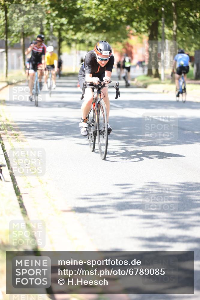 11.08.2024 - GEWOBA Citytriathlon Bremen H.Heesch http://msf.ph/oto/6789085 11.08.2024 13:15:40 Radfahren 358, 361, 433, 445, 473, 485, 512, 524, 558, xxx, 636, 665 meine-sportfotos.de