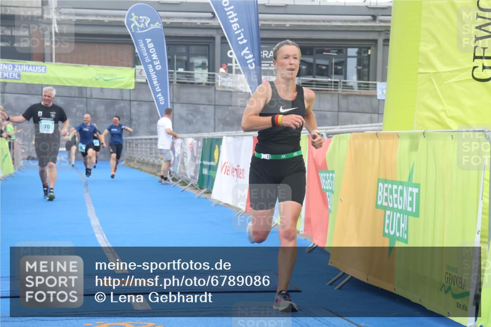 11.08.2024 - GEWOBA Citytriathlon Bremen Lena Gebhardt http://msf.ph/oto/6789086 11.08.2024 11:25:39 Ziel 36, 43, 54, 70, 106 meine-sportfotos.de