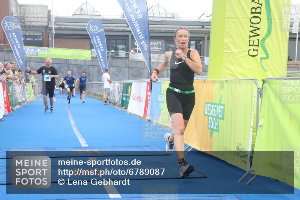 11.08.2024 - GEWOBA Citytriathlon Bremen Lena Gebhardt http://msf.ph/oto/6789087 11.08.2024 11:25:39 Ziel 36, 43, 54, 70, 106 meine-sportfotos.de