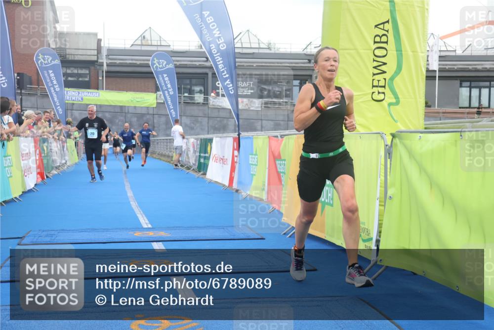 11.08.2024 - GEWOBA Citytriathlon Bremen Lena Gebhardt http://msf.ph/oto/6789089 11.08.2024 11:25:40 Ziel 36, 43, 54, 70, 106 meine-sportfotos.de