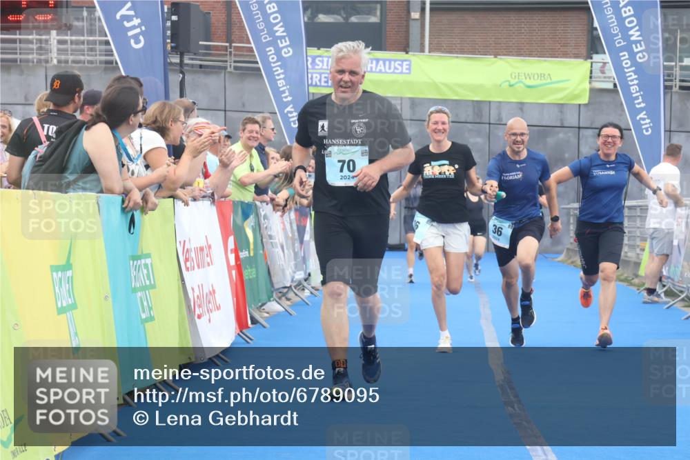 11.08.2024 - GEWOBA Citytriathlon Bremen Lena Gebhardt http://msf.ph/oto/6789095 11.08.2024 11:25:42 Ziel 36, 43, 54, 70, 106 meine-sportfotos.de