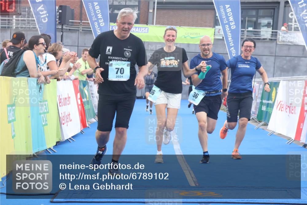 11.08.2024 - GEWOBA Citytriathlon Bremen Lena Gebhardt http://msf.ph/oto/6789102 11.08.2024 11:25:43 Ziel 36, 43, 54, 70 meine-sportfotos.de