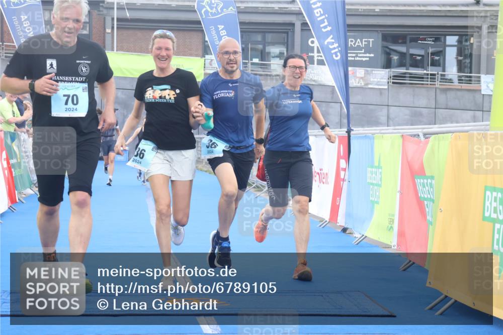 11.08.2024 - GEWOBA Citytriathlon Bremen Lena Gebhardt http://msf.ph/oto/6789105 11.08.2024 11:25:44 Ziel 36, 43, 54, 70 meine-sportfotos.de