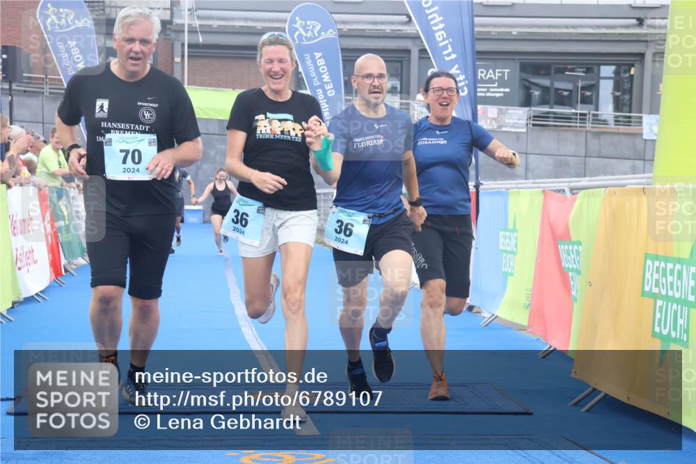 11.08.2024 - GEWOBA Citytriathlon Bremen Lena Gebhardt http://msf.ph/oto/6789107 11.08.2024 11:25:44 Ziel 36, 43, 54, 70 meine-sportfotos.de