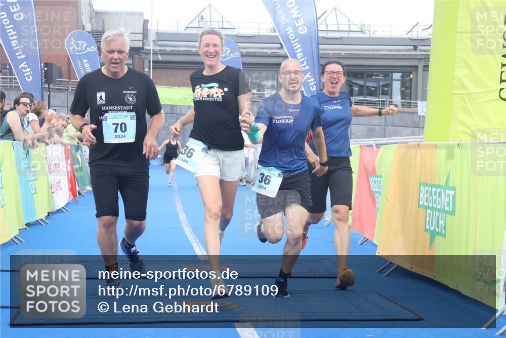 11.08.2024 - GEWOBA Citytriathlon Bremen Lena Gebhardt http://msf.ph/oto/6789109 11.08.2024 11:25:44 Ziel 36, 43, 54, 70 meine-sportfotos.de