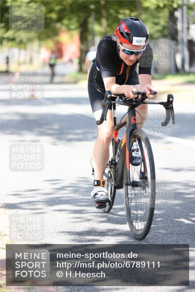 11.08.2024 - GEWOBA Citytriathlon Bremen H.Heesch http://msf.ph/oto/6789111 11.08.2024 13:15:40 Radfahren 358, 361, 433, 445, 473, 485, 512, 524, 558, xxx, 636, 665 meine-sportfotos.de