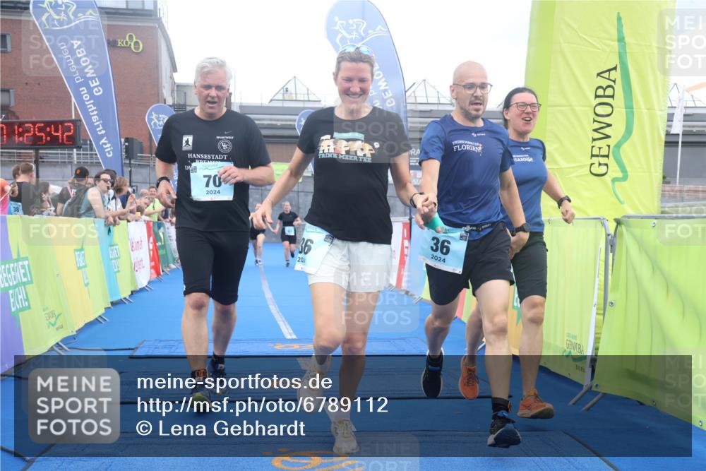 11.08.2024 - GEWOBA Citytriathlon Bremen Lena Gebhardt http://msf.ph/oto/6789112 11.08.2024 11:25:45 Ziel 36, 43, 54, 70 meine-sportfotos.de