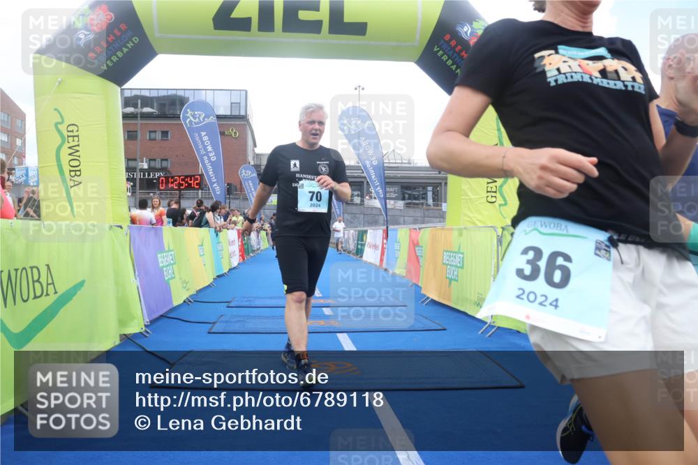 11.08.2024 - GEWOBA Citytriathlon Bremen Lena Gebhardt http://msf.ph/oto/6789118 11.08.2024 11:25:46 Ziel 36, 43, 54, 70 meine-sportfotos.de